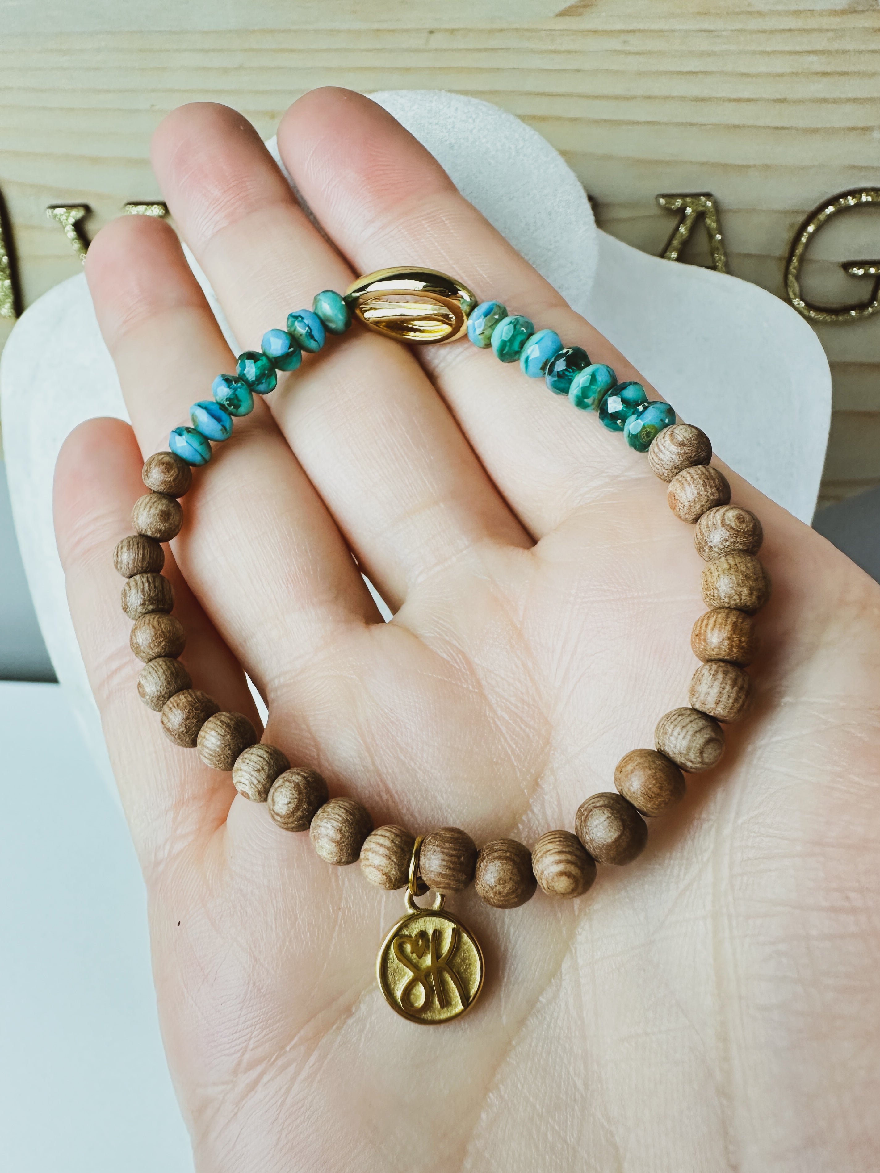 Runaway Bay || Cowrie Stretch Bracelet